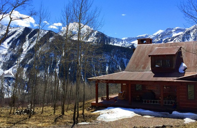 Colorado Rockies Secluded Luxury Family Compound; Scenic hour drive to Aspen!