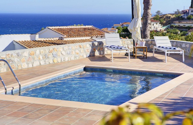 COMEBACK THE HIDDEN HOUSE OF THE MOON