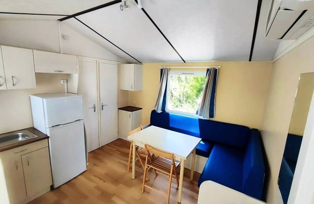 Comfort 3-bedroom mobile home, air-conditioned, sleeps 6