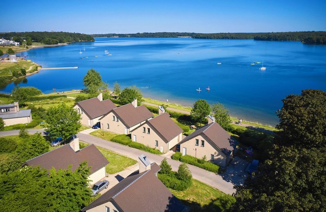 Comfort 6-person bungalow - Widely accessible in the holiday park Landal Village l'Eau d'Heure