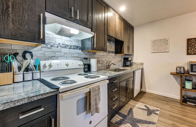 Comfort & Convenience! Apt in Central Soldotna