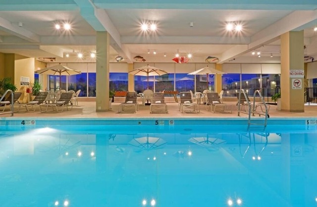 Comfort Meets Affordability, Free Parking, Outdoor Pool, Pets Allowed