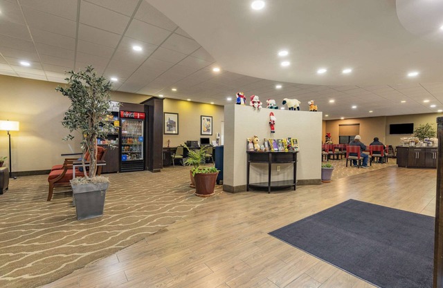 Comfort Suites Nashville near Percy Priest Lake