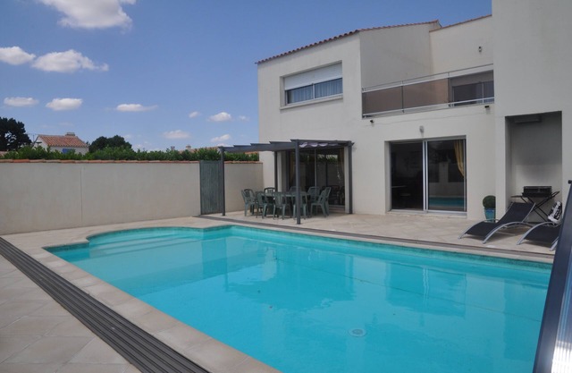 Comfortable villa, indoor pool, sauna, park, St Vincent s/Jard 85 5 Keys