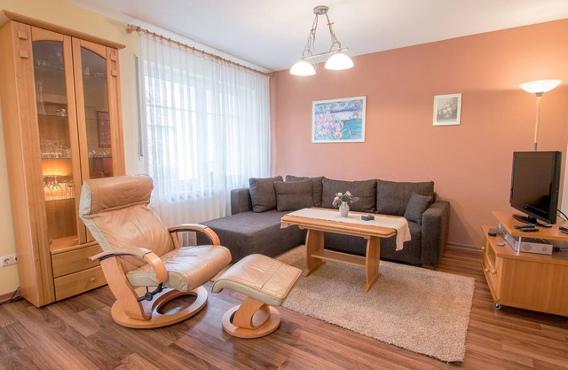 Comfortable vacation apartment with terrace and garden view in the heart of Zingst