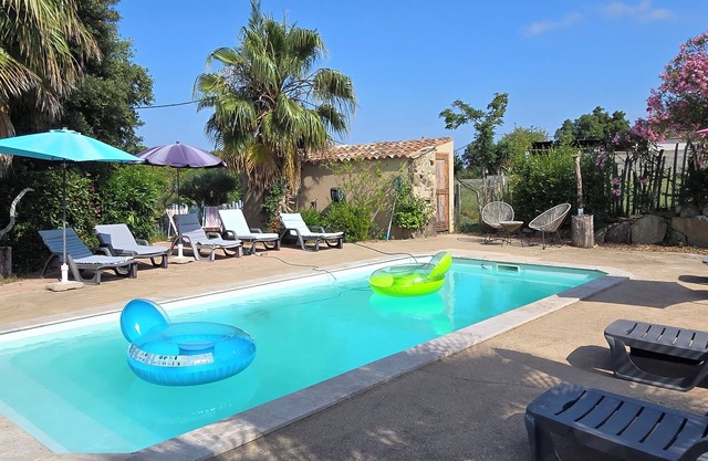 Comfortable 3-room apartment with beautiful pool