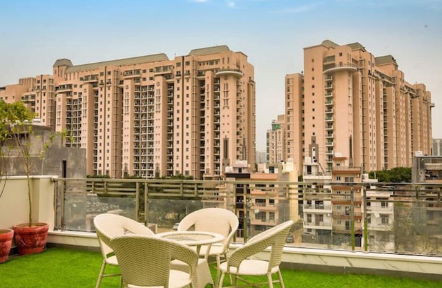 Comfortable 1 Bhk Serviced Apartment w Hill view