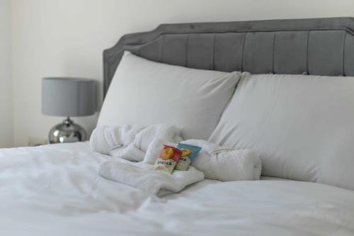 Comfortable 2BR w/garden & free parking