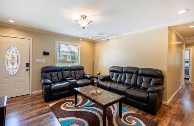Comfortable 3BR Retreat | Near Downtown Birmingham