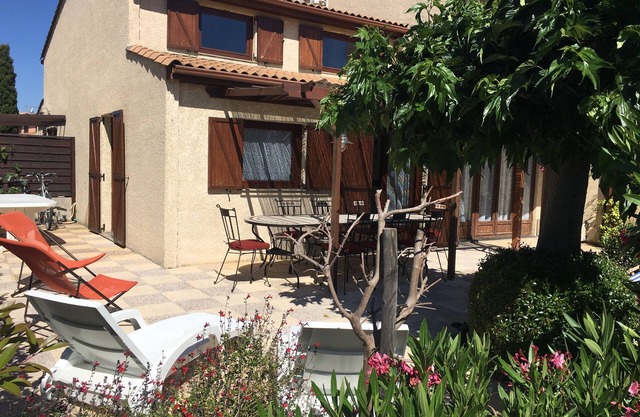 Comfortable air-conditioned house in complex with swimming pools and activities