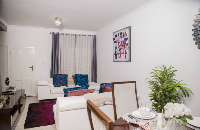 Comfortable Apartment near Foxdale Court