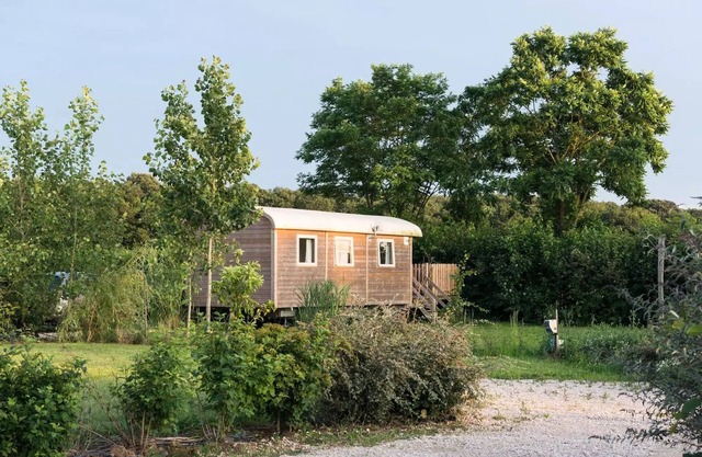 Comfortable caravan - 2 bedrooms - Cosy atmosphere - Kitchenette, bathroom and toilet for 4 people