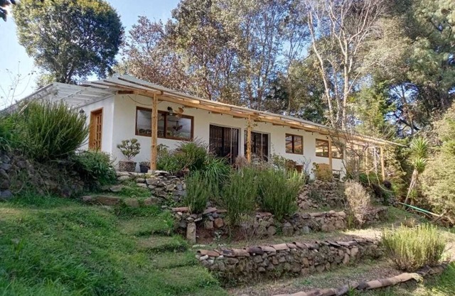 Comfortable Cottage for Groups on 2 acre Homestead