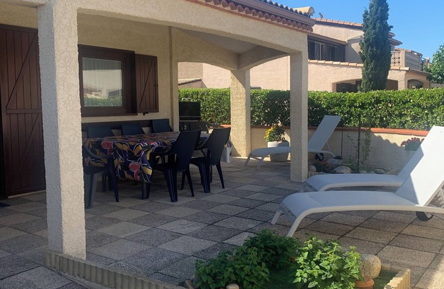 Comfortable corner villa