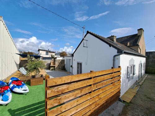 Comfortable cottage close to the beach, Portsall, 2 canoes