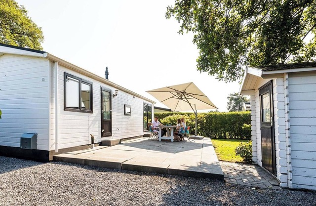 Comfortable detached holiday home for 6 people close to the sea.