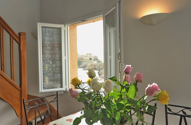 Comfortable duplex on the peninsula of Giens facing Porquerolles sea view