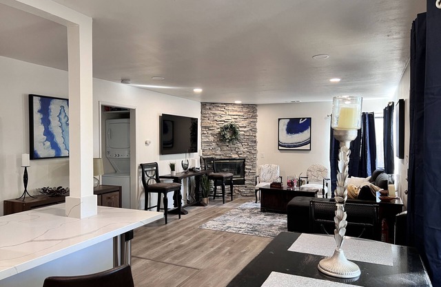 Comfortable elegance - Minutes to shopping