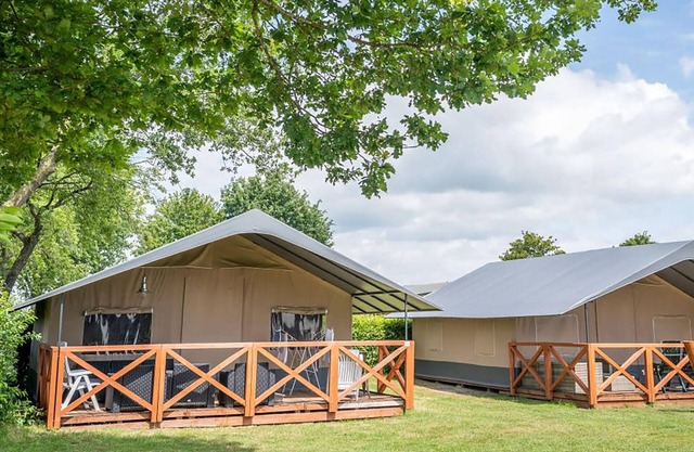 Comfortable glamping tent with WiFi in Limburg