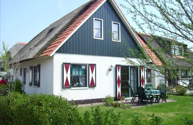 Comfortable holiday home in a villa park, not far from the sandy beach