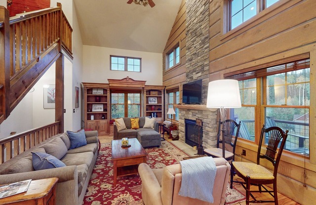 Comfortable home with gas fireplace, full kitchen, W/D & great views