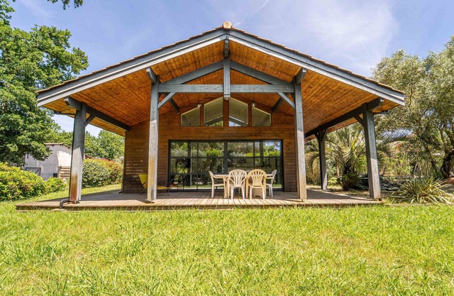 Comfortable house for 6, near Lake Gastes