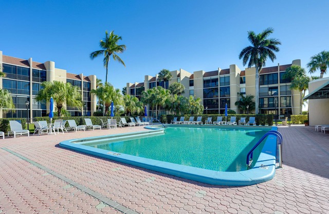 Comfortable Jensen Beach Condo w/Pool View!