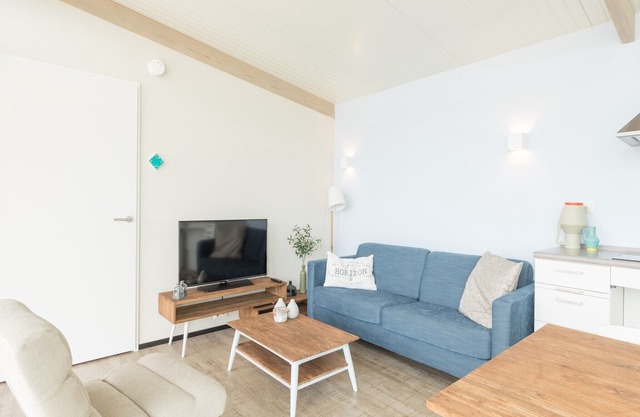 Comfortable lodge near beach