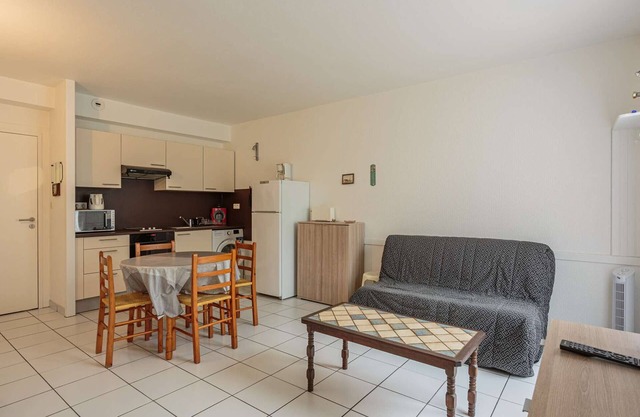 Comfortable studio with garden and parking in Cambo-les-Bains