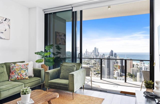 Comfy 2 Bedroom Unit in Broadbeach (No Parking). STAR 14802 - 3N - NB