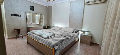 Comfy 2 Bedrooms Apartment in Cairo 94B