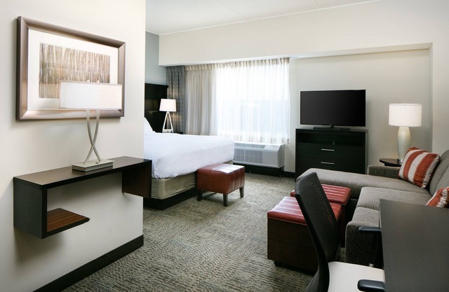 Comfy Studio Suite | Free Breakfast, Free Wi-Fi, Indoor Pool, Hot Tub