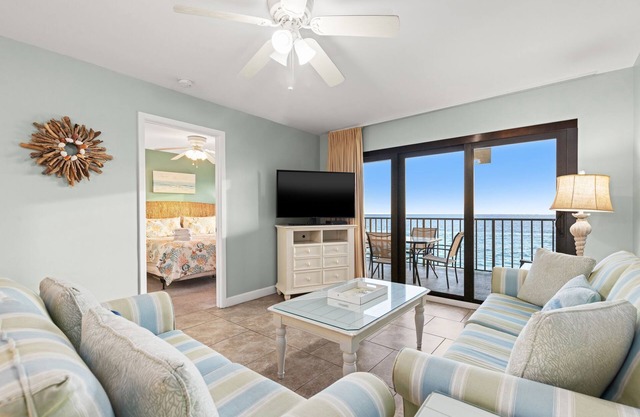 Commodore 702 – 1BR Beachfront Condo with Balcony and Amazing Views