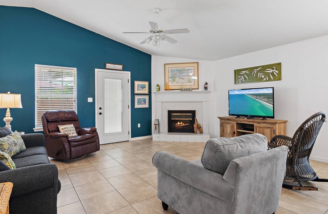 ⭐ Community Pool- Private Beach Access - Bike - 4BR- Fins to the Right ⭐