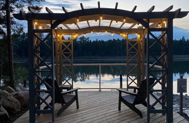 Compass Cove Cottage on tidal river