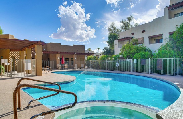 Condo 1 Mi to South Mountain Park! Unwind Poolside