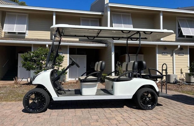 Condo in the Heart of Sandestin with Golf Cart