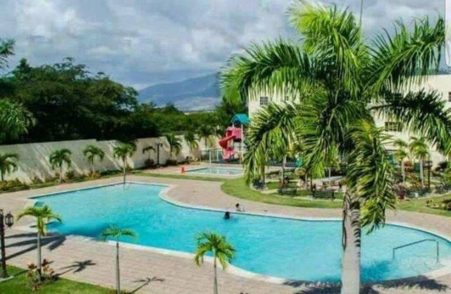 Condominio Paradise III con 3 piscinas, gym, parque infantil y mas.
