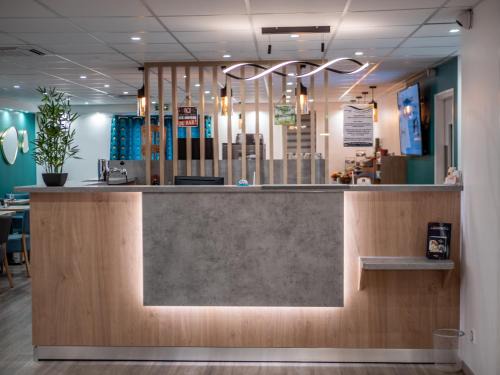 Contact Hotel Bleu France Eragny Cergy