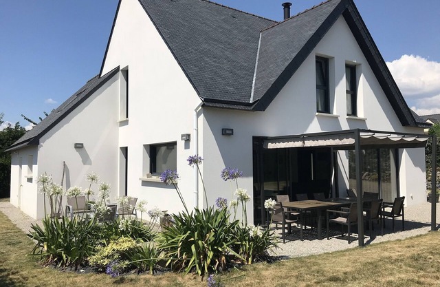 Contemporary house, Portivy, Côte Sauvage