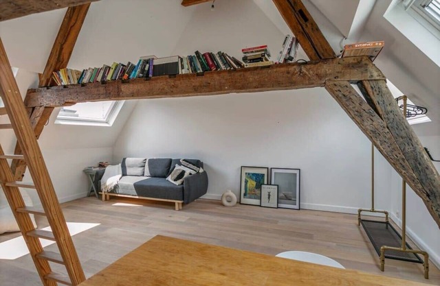 Contemporary 1-BR Duplex in Antwerp