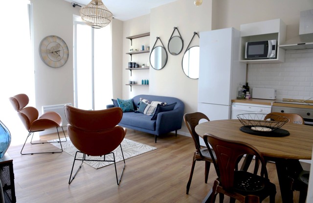 Contemporary apartment Marseille 5th