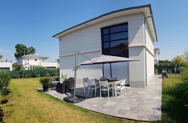 Contemporary house between Paris and Disneyland