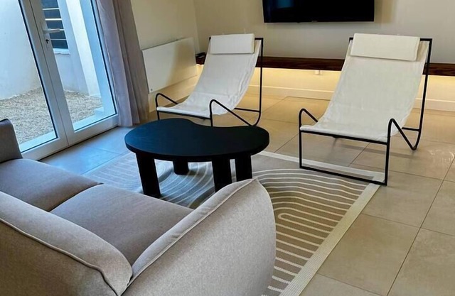 Contemporary house St léonard