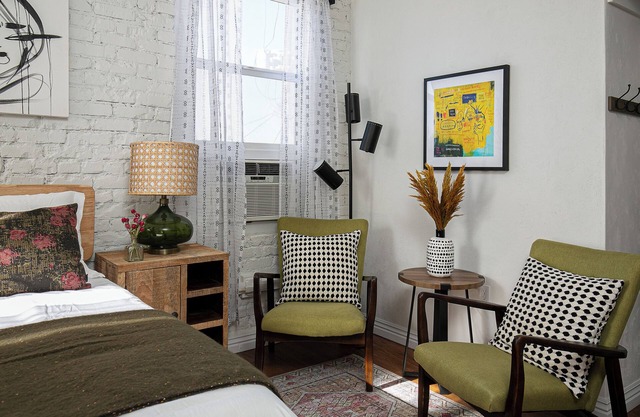 Contemporary LA Studio - Close to DTLA!