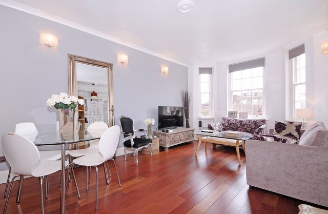 Contemporary living 50 metres away from Hyde Park II