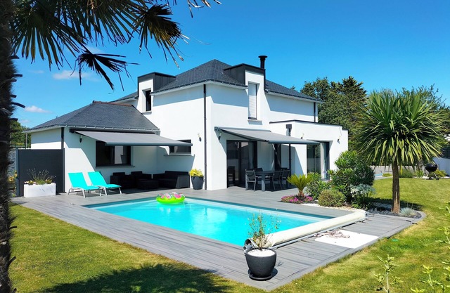 Contemporary villa with heated pool