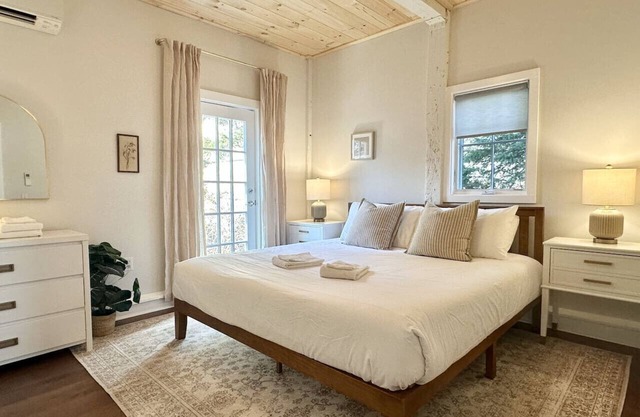 Convenient 1 BR in Center of Acadia! [Willowbrook]