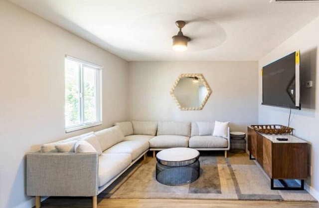 Convenient single family home, 2BR/1.5BA and Great AC for hot days.