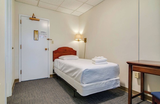 Converted Dorm in Heart of Music Row!